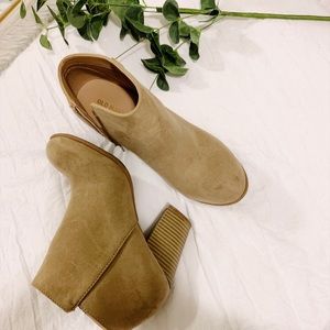 Old navy booties size 7